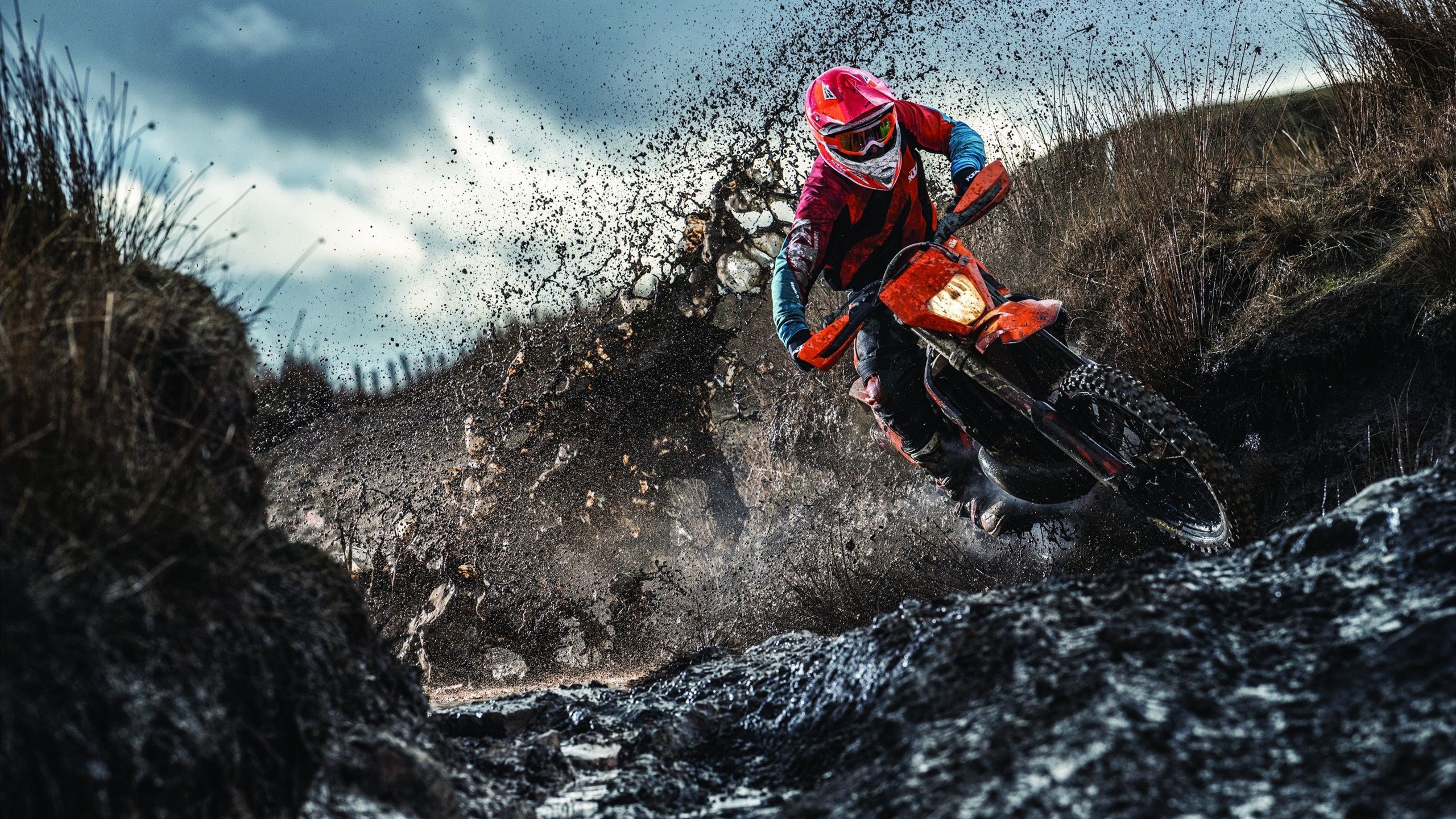 AYX体育官网-世界杯劲爆瞬间：逆境中逆袭的精彩表现，世界杯决赛逆转