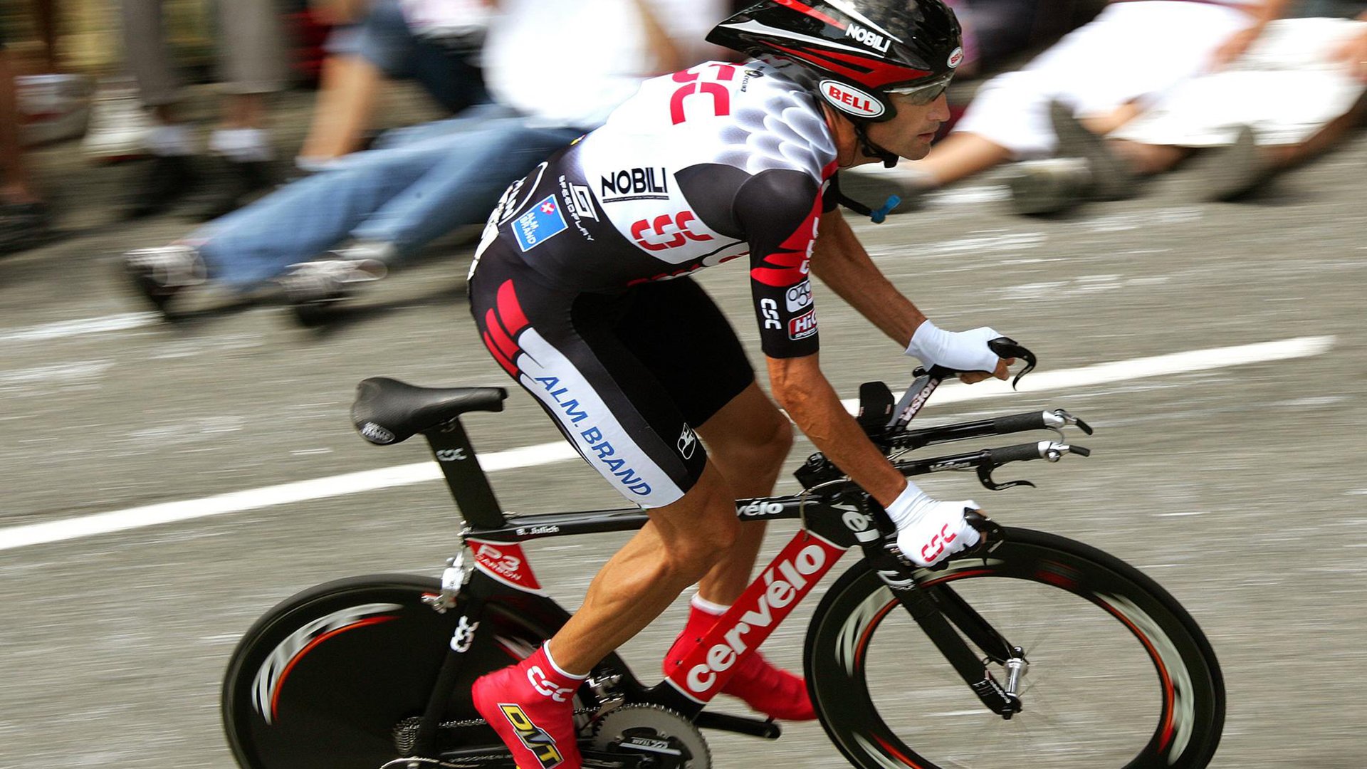 爱游戏体育官方在线-未来足球比赛将实现全景直播，球迷无需佩戴VR设备也能沉浸其中，vr看足球比赛